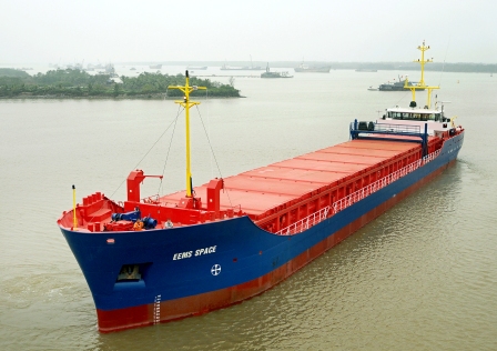 Tàu chở hàng khô đa năng 2600 tấn