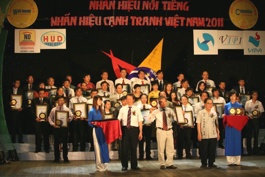 Năm 2011 - Nhựa Tiền Phong lần thứ 2 liên tiếp nhận danh hiệu "Top 20 nhãn hiệu nổi tiếng Việt Nam"