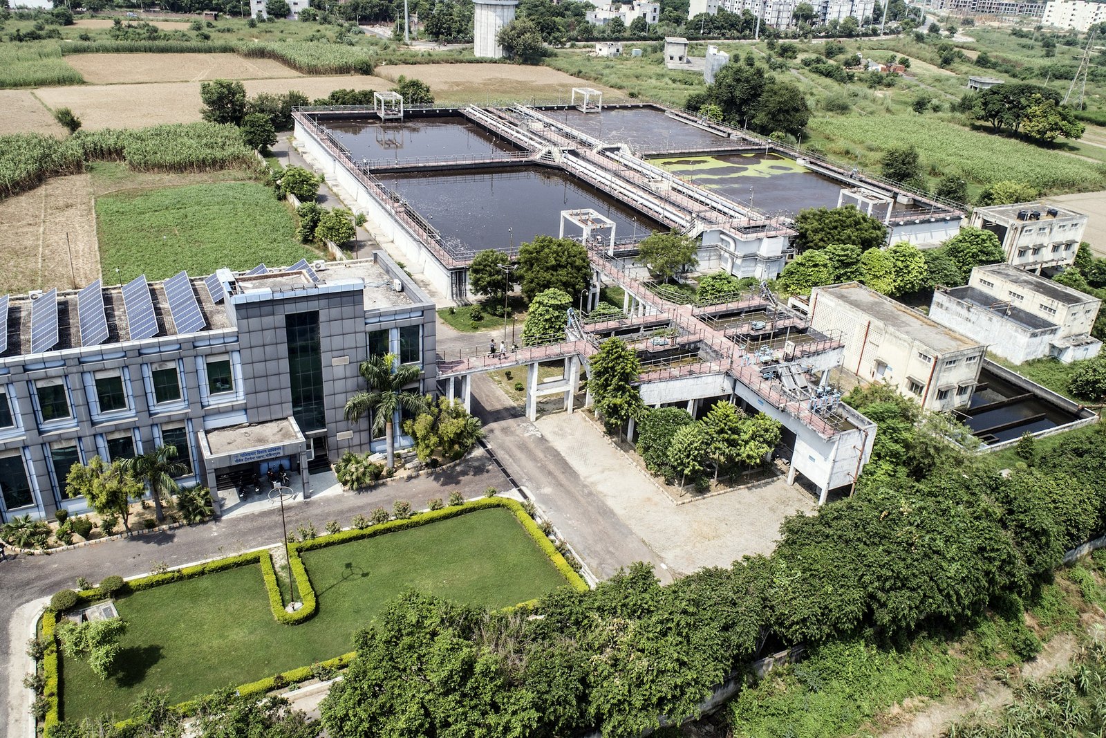 Toàn cảnh trạm xử lý nước thải nhìn từ trên cao
